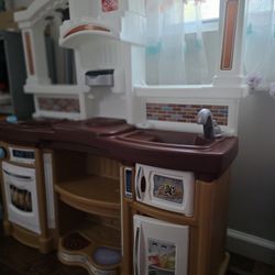 Toy Kitchen 