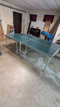 Vintage ping pong table