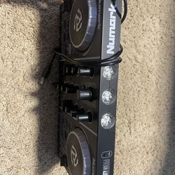 Numark DJ Set