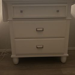 $100 night stand GREAT CONDITION 