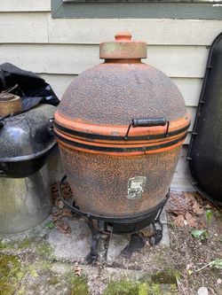 Vintage Imperial Kamado Ceramic Barbecue Smoker - $250 (Negotiable) - Priced to Sell!