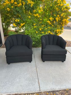Pair of black vintage barrel accent chairs ( can deliver for $10 )