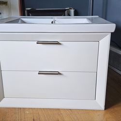 White Floating Vanity 24"