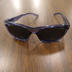 Arnette sunglasses

Great shape. Normal wear. Great for beach season