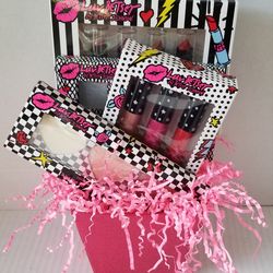 Betsey Johnson Beauty Easter Basket NEW