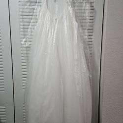 Davids Bridal , Wedding Flower Or Ring Bearer Dress, Size 8. Like New.  Traje De Noviesita O Niña De Flores Davids Bridal, Size 8