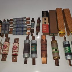 Lot Of Old Fuses, 1 Renewable The Rest NON175- 150,90,70
