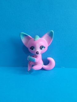 Series 3 Fingerlings Minis Legendary Mini Figure Jasmine.