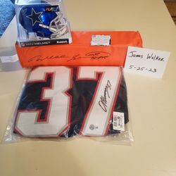 Autographed Sports Memorabilia 