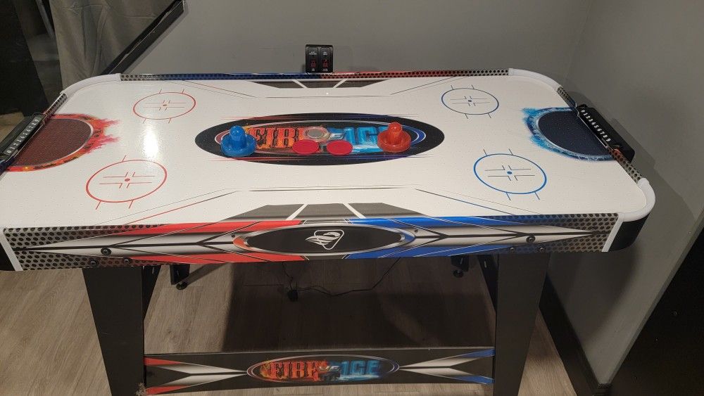 Air Hockey Table