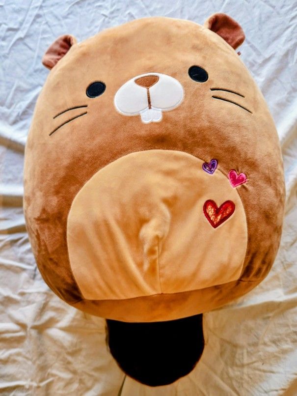 𦫠Squishmallow βChipβ the Beaver β Valentine Edition (16β) π