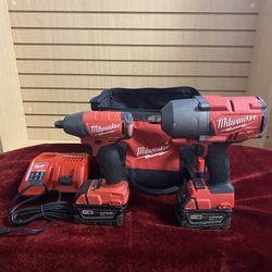 Milwaukee Kit M18 Fuel 18v Lithium Ion Brushless cordless  High Torque 1/2in. & Mid Torque 3/8in. Impact Wrench Combo Kit