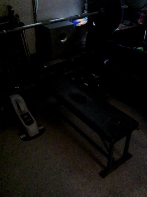 Olympic Style Wire Handle Weight Bench With Weight Bar And 200 Lb Of Olympic Steel Weight
