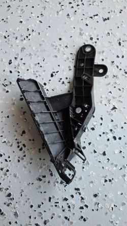2013 Nissan Altima Headlight Bracket