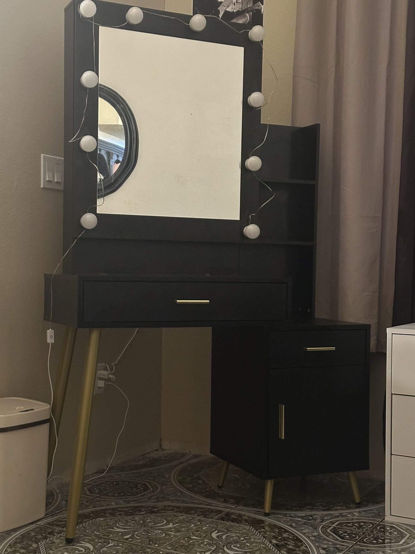 Vanity Desk