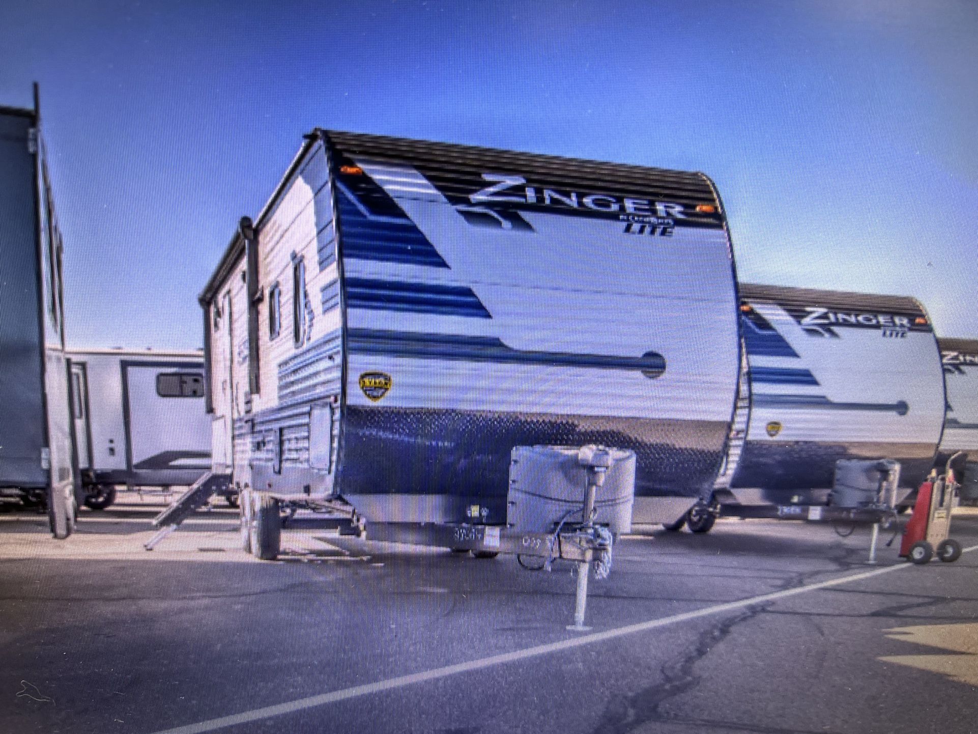 NEW 2022 ZINGER 280BH