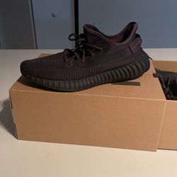Yeezy Boost 350 V2 Black Non Reflective Size 11