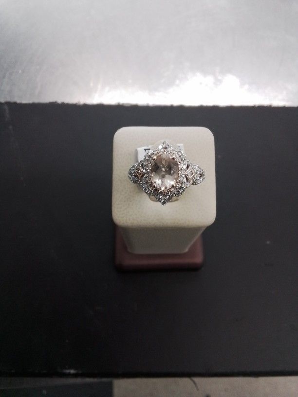 14k ENCHANTED Disney Aurora Oval Morganite And Diamond Ring