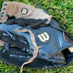 Wilson 11 1/2 INCH Right Hand Leather Baseball Glove Black/Brown