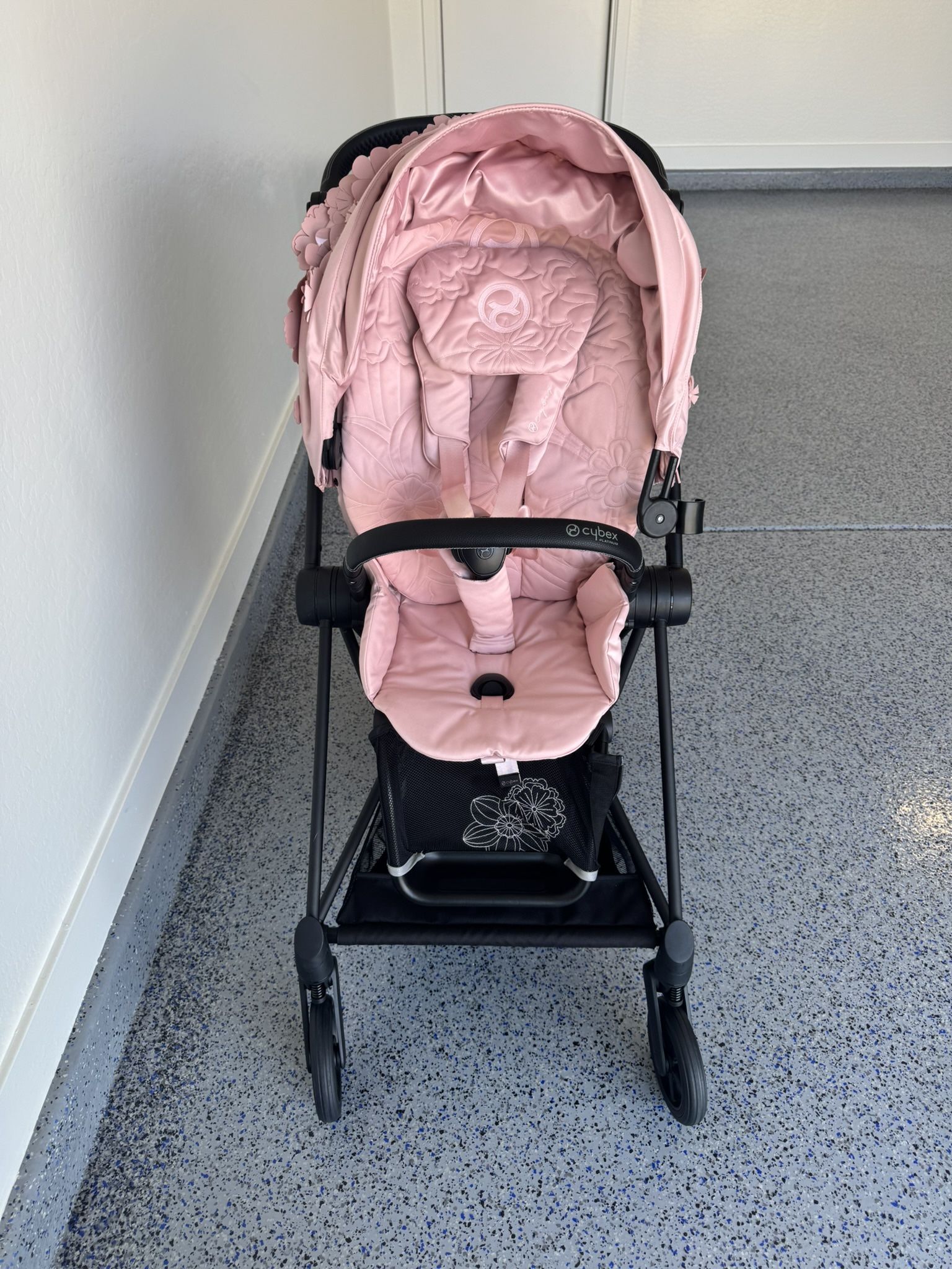 Cyber Mios 3 Stroller Floor Model Never Used