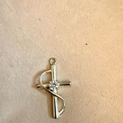 SILVER DIAMOND CROSS PENDANT 