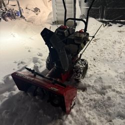 Craftsman Gas Powered Snow Blower With Electric Start READ AD 