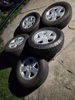 (5)  18" Jeep wheels