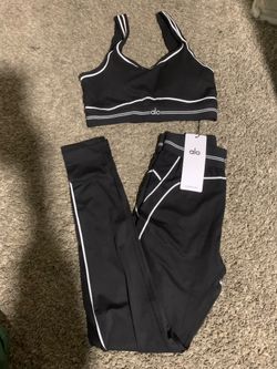Alo Yoga Bra + Leggings