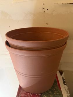 Garden flower pots