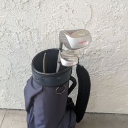 Woman's Golf Clubs And Bag 