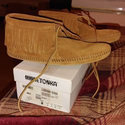 Minnetonka Women's Soft Sole Moccasins
