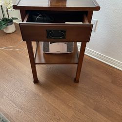 Two Maple End Tables For Living Room With Drawers And Great Condition