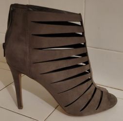 Sexy Oneida Heels Size 8.5