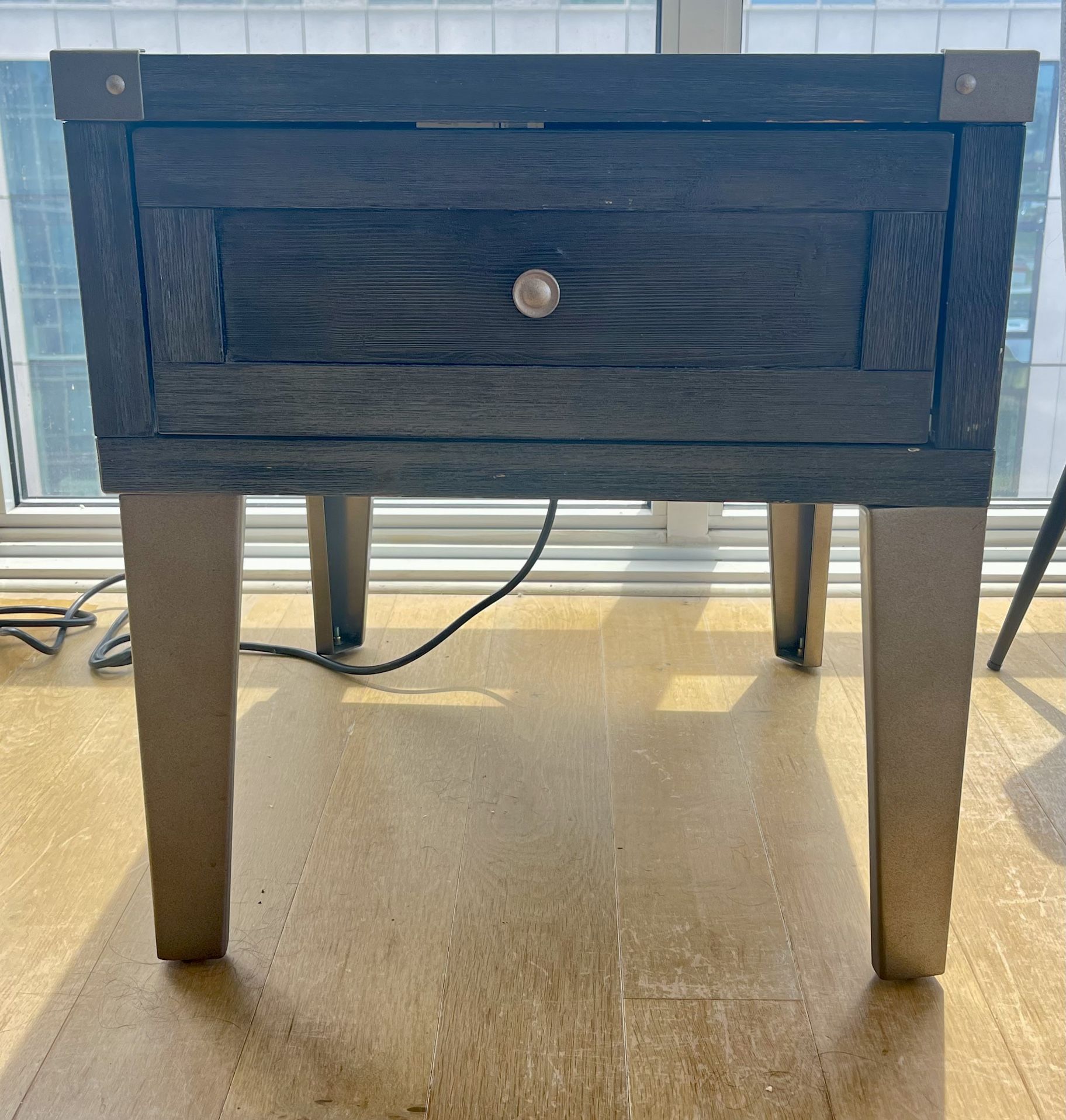 End Table - MUST GO BY MONDAY JULY 7th