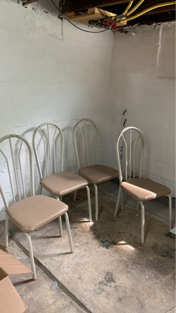 Four kitchen table chairs