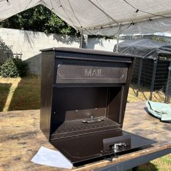 Mail Box With Lock & Keys