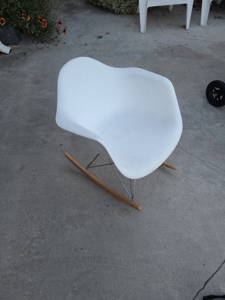 Rocking Chair 