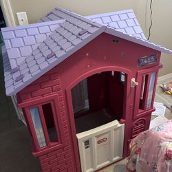 Playhouse / casita grande de niños