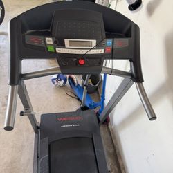 Weslo cadence Treadmill 