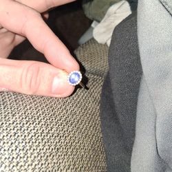 BBJ 10K GOLD BEAUTIFUL 16 VVS NATURAL STONES TOTAL OVER 1.5 KARATS AND BEAUTIFUL LIGHT BLUE  AQUA SAPHIRE CENTER STONE 