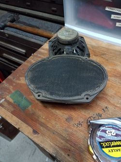 2 Factory Ford Speakers Five And A Half By 7 In Number Xf2f-18808-ac 4 Ohm 25 Watts In Great Shape