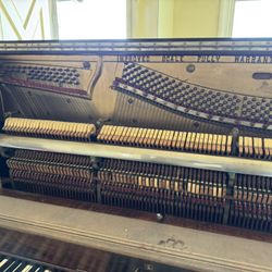 Janssen New York Cabinet Grand Piano