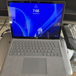 Microsoft Surface Pro 4 Computer