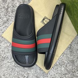 Gucci slides size 8us 41eur