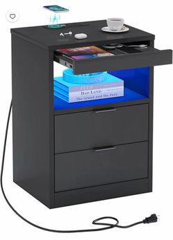 Set of nightstands