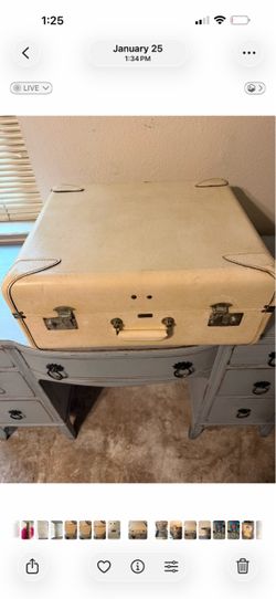 Vintage Cream Hard-Shell Suitcase