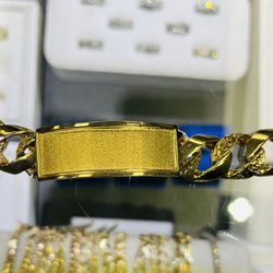 14kt Yellow Gold Name Plate Diamond Cut Curb Link Bracelet 65.00 grams