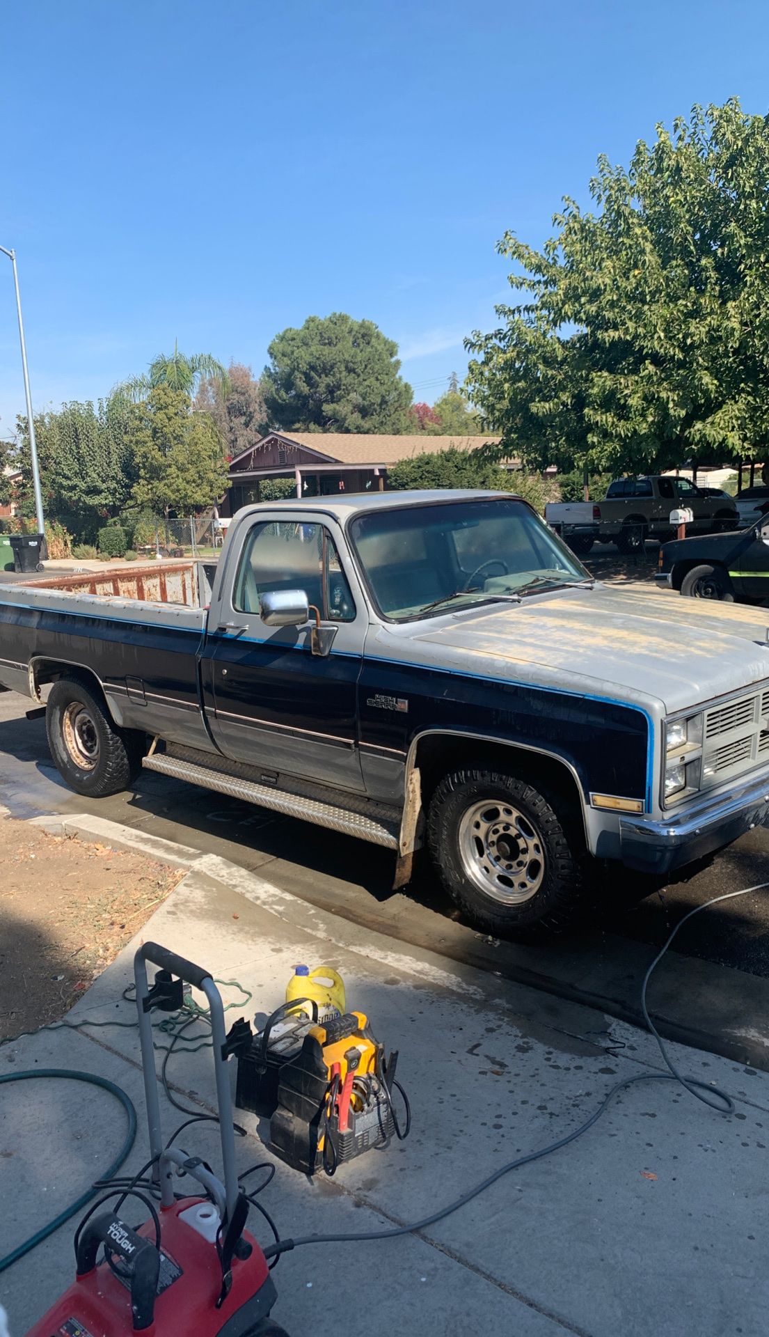 Parting out gmc high Sierra 2500