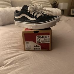 Vans Old School Women’s Size 6
