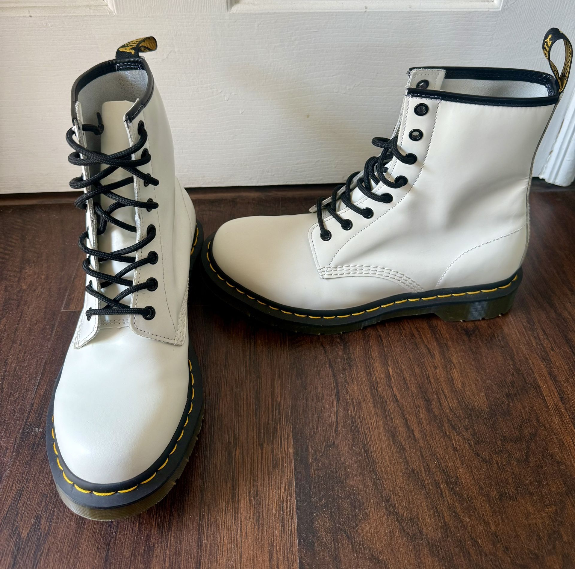 Women Shoes-Dr. Martens Women's SMOOTH LEATHER LACE UP BOOTS